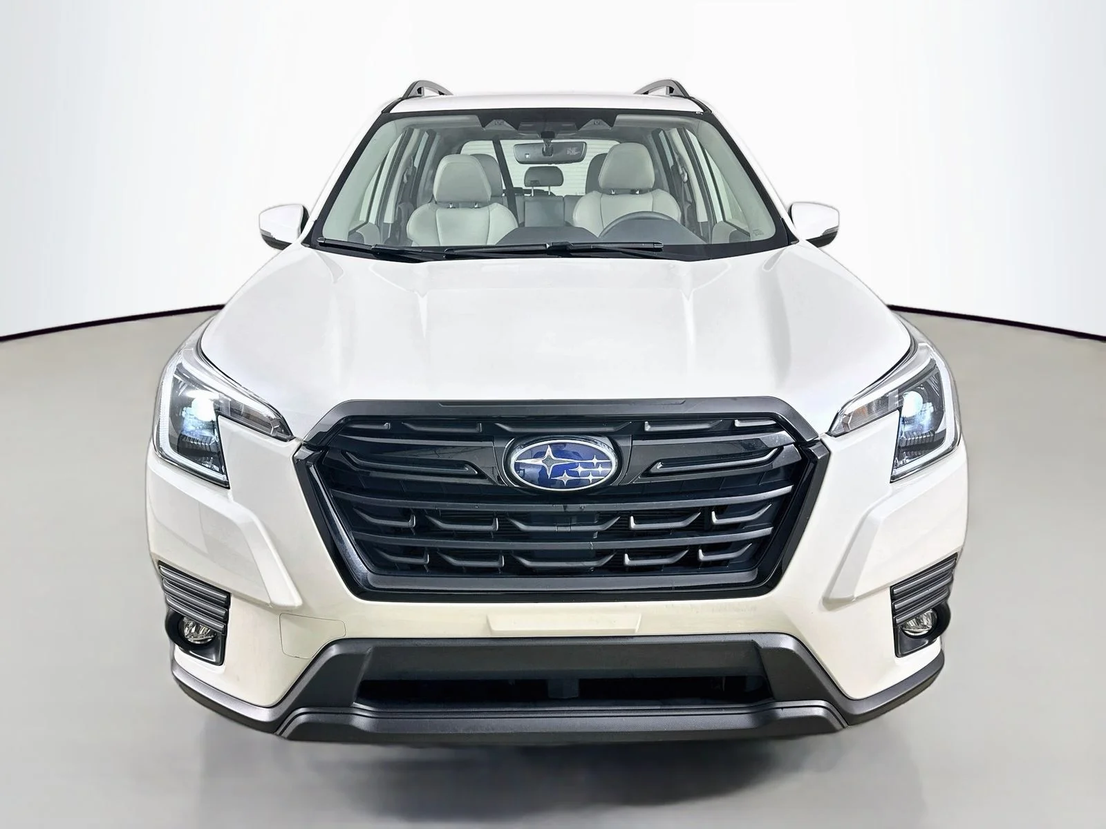 Used 2024 White Subaru  image 2