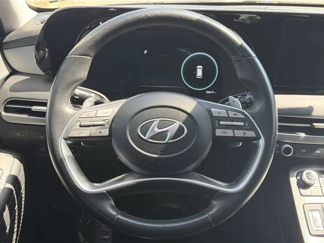 Used 2023 Black Hyundai SEL image 14