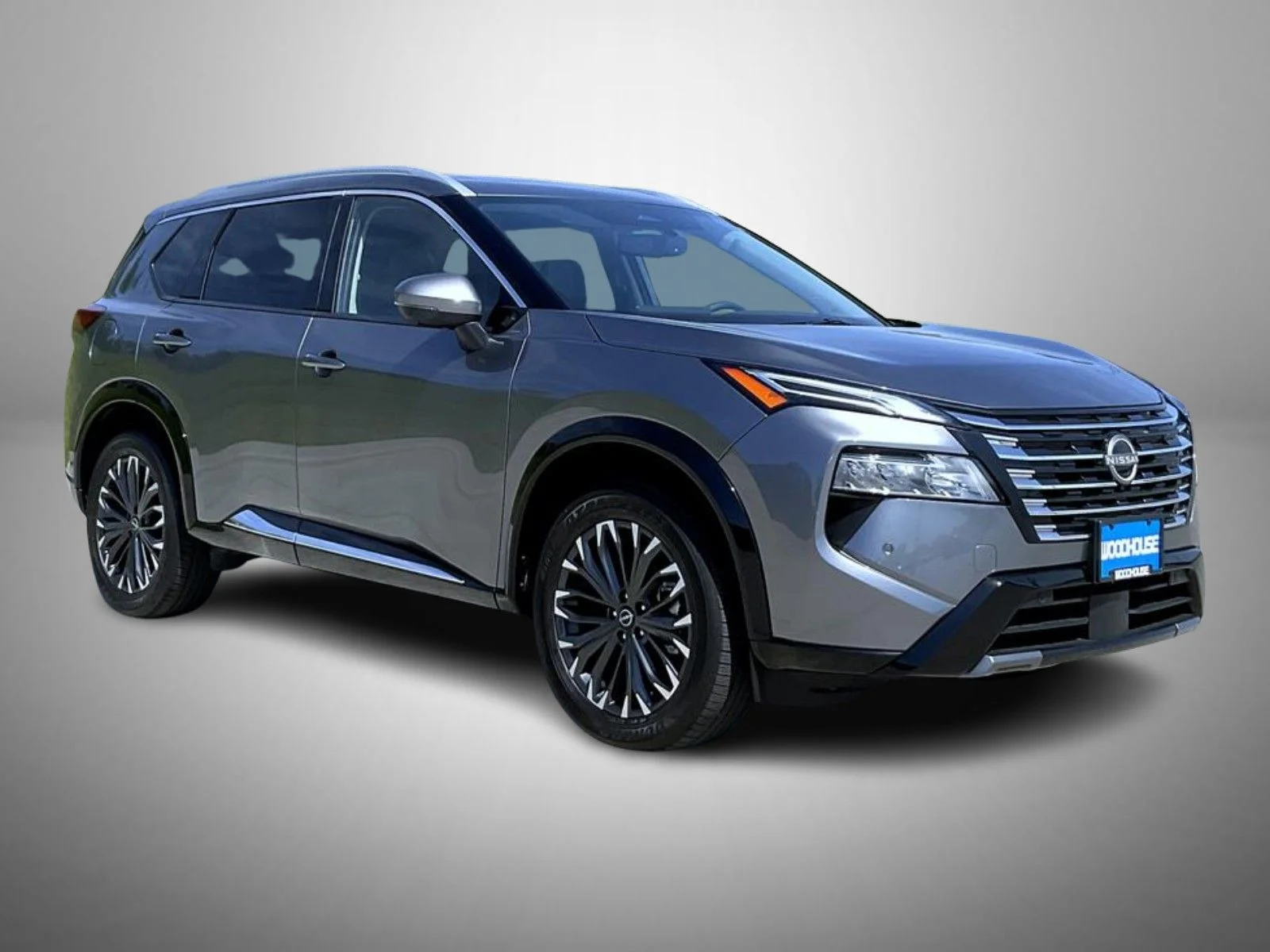 Used 2026 Gray Nissan Platinum image 3