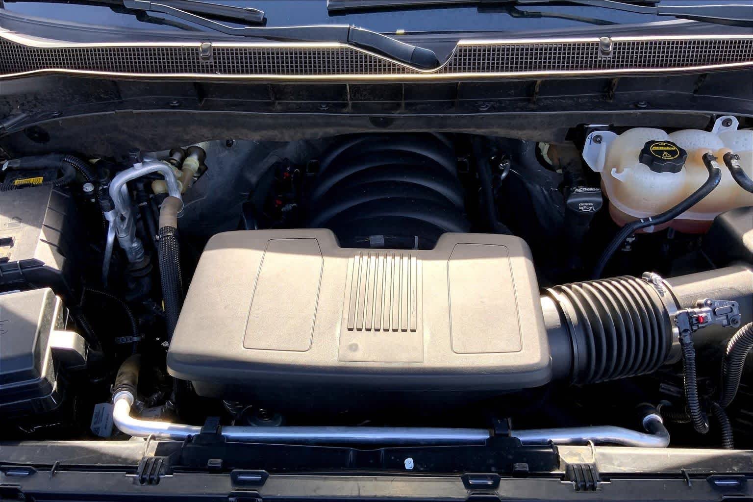 Used 2024 Black Chevrolet Z71 image 31