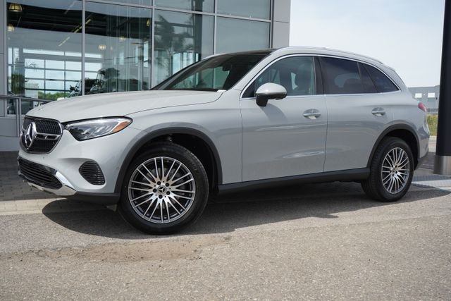 New 2026 MANUFAKTUR Alpine Grey Mercedes-Benz GLC 300 image 4