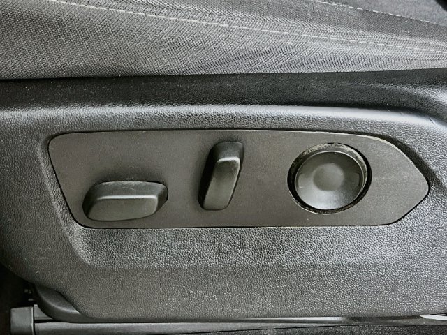 2022 GMC Yukon XL SLE - Photo 11