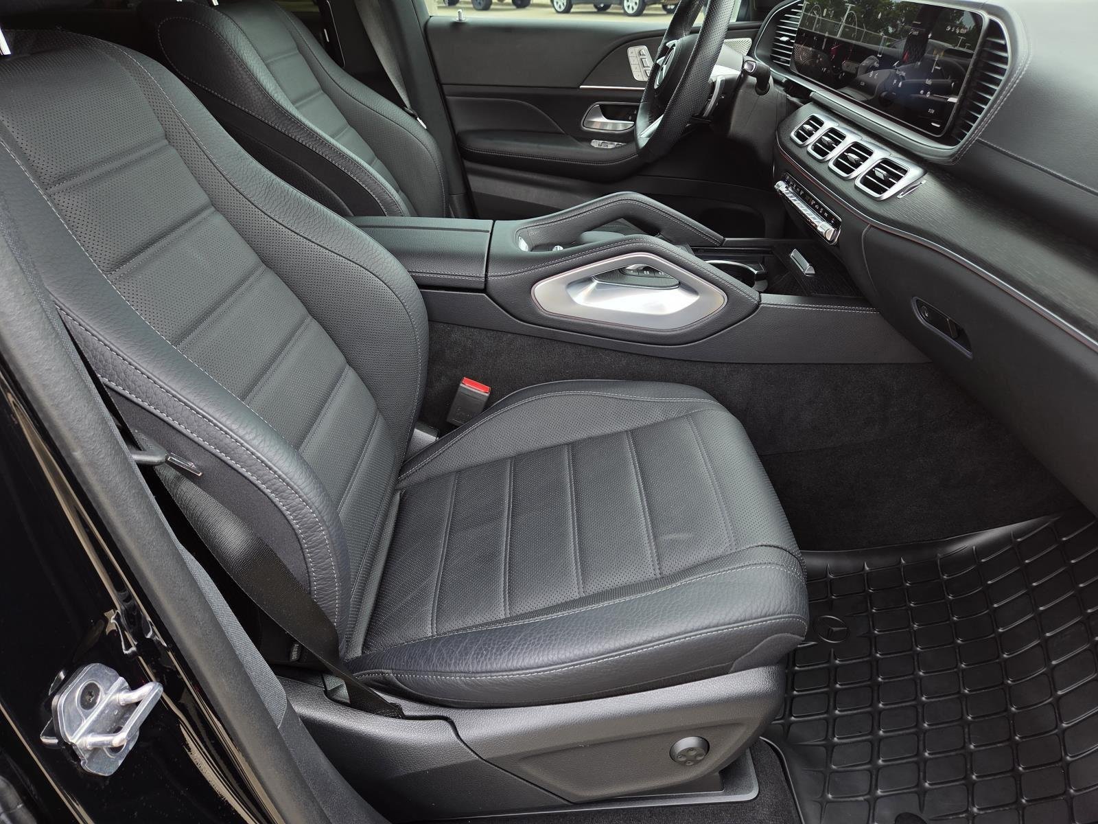 Used 2024 Obsidian Black Metallic Mercedes-Benz GLS image 43