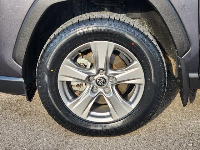 Used 2024 Magnetic Gray Metallic Toyota XLE All-Wheel Drive image 10