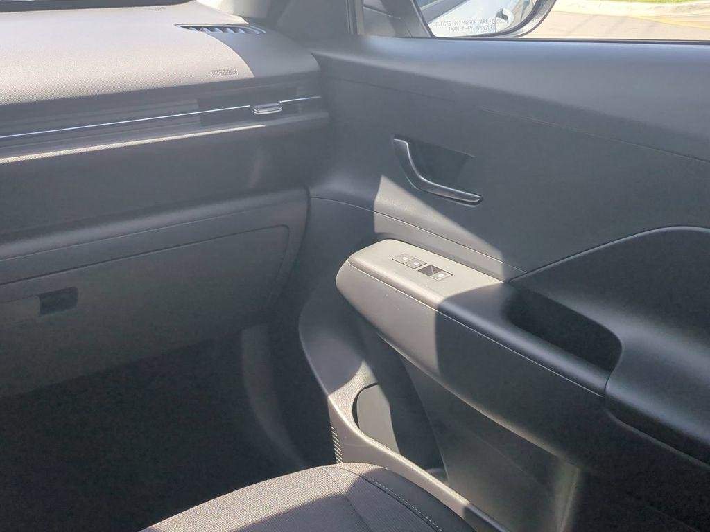 New 2027 Gray Hyundai SE FWD image 19