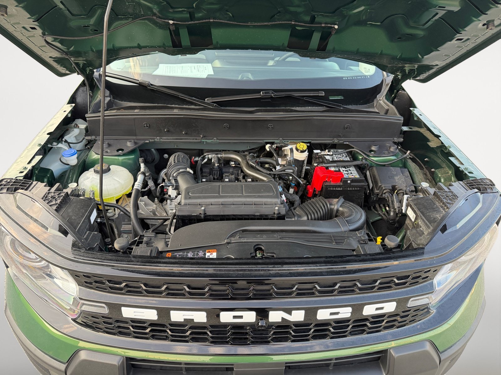 Used 2025 Green Metallic Ford Outer Banks image 23