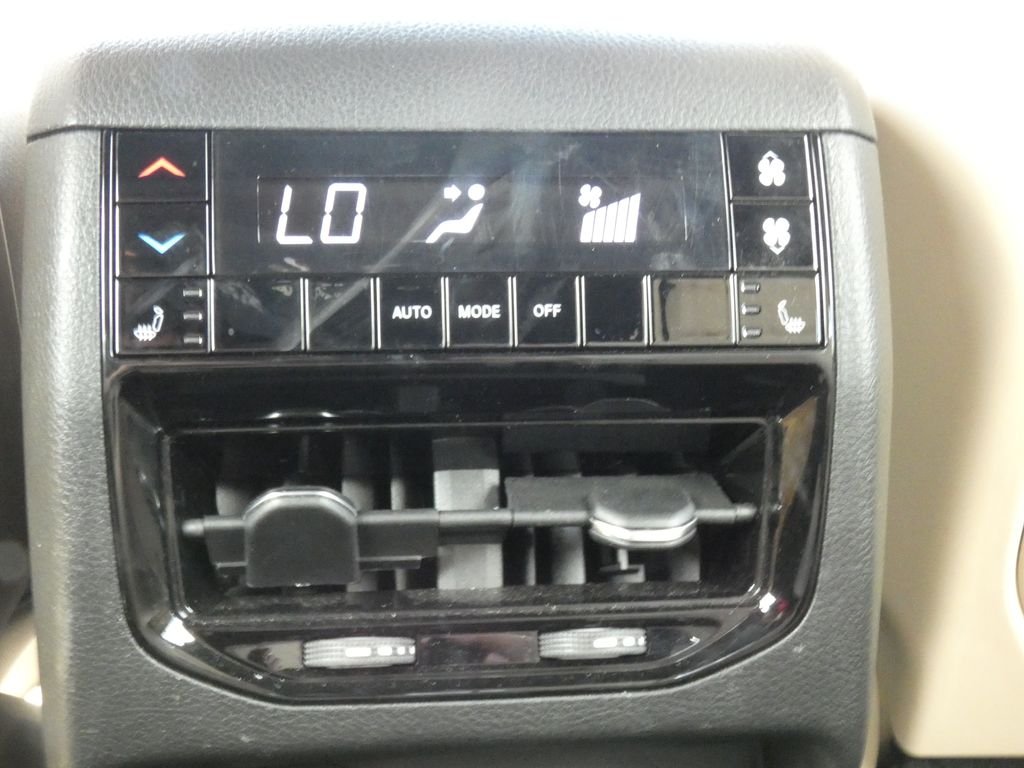 Used 2023 Black Jeep Limited image 37