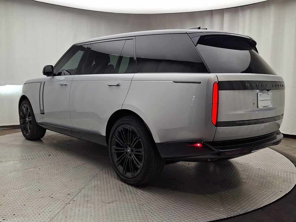 Certified Used 2024 Hakuba Silver Metallic Land Rover SE image 6