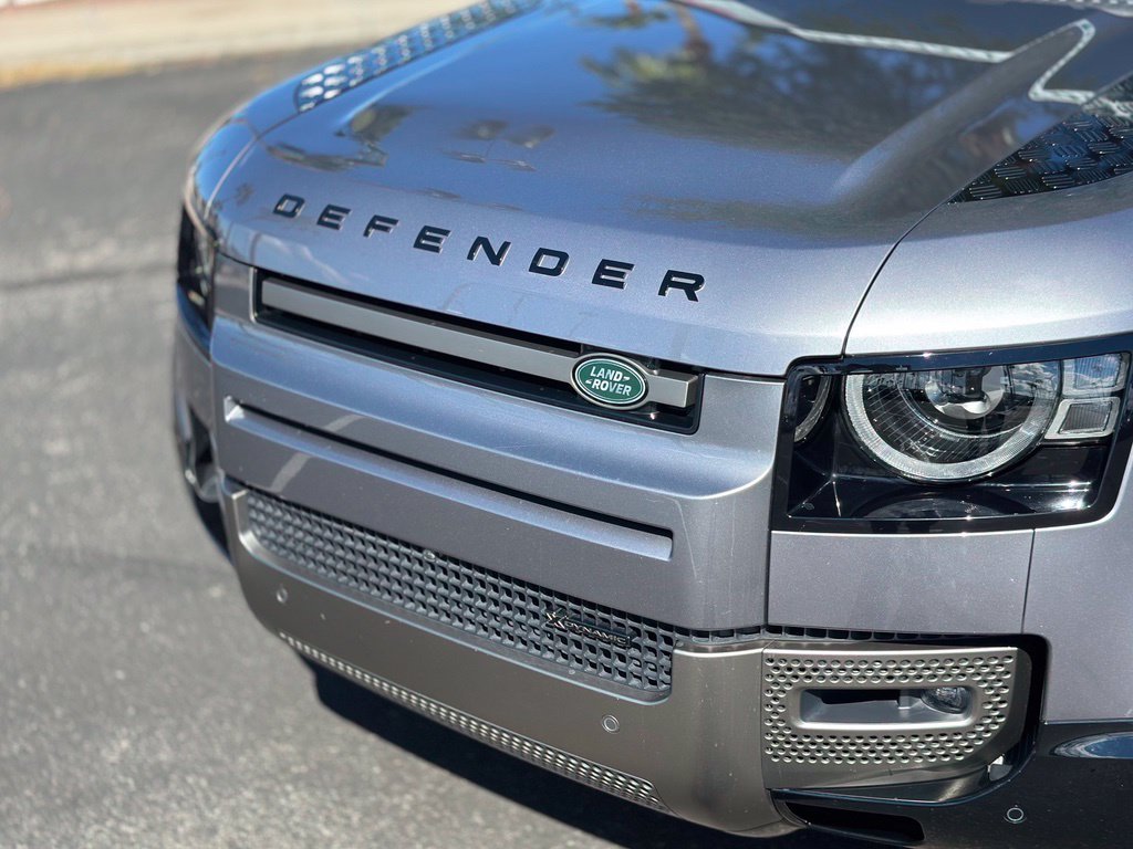 Used 2022 Gray Land Rover X-Dynamic SE image 3
