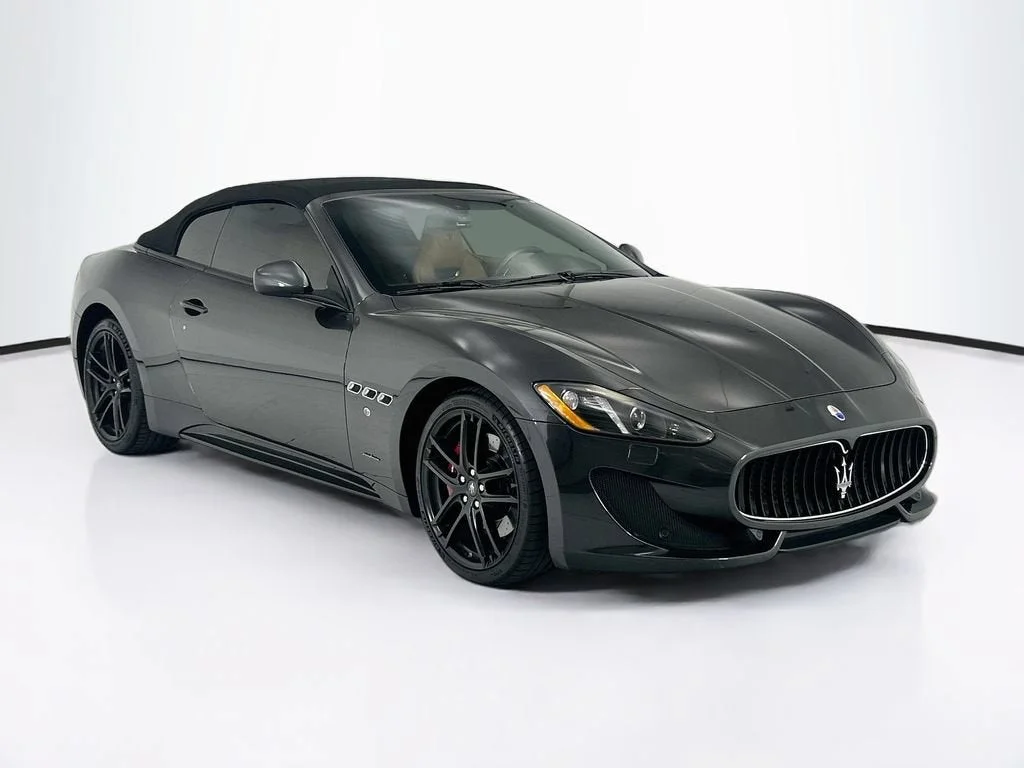 Used 2017 Grigio Granito Metallic Maserati Sport image 11