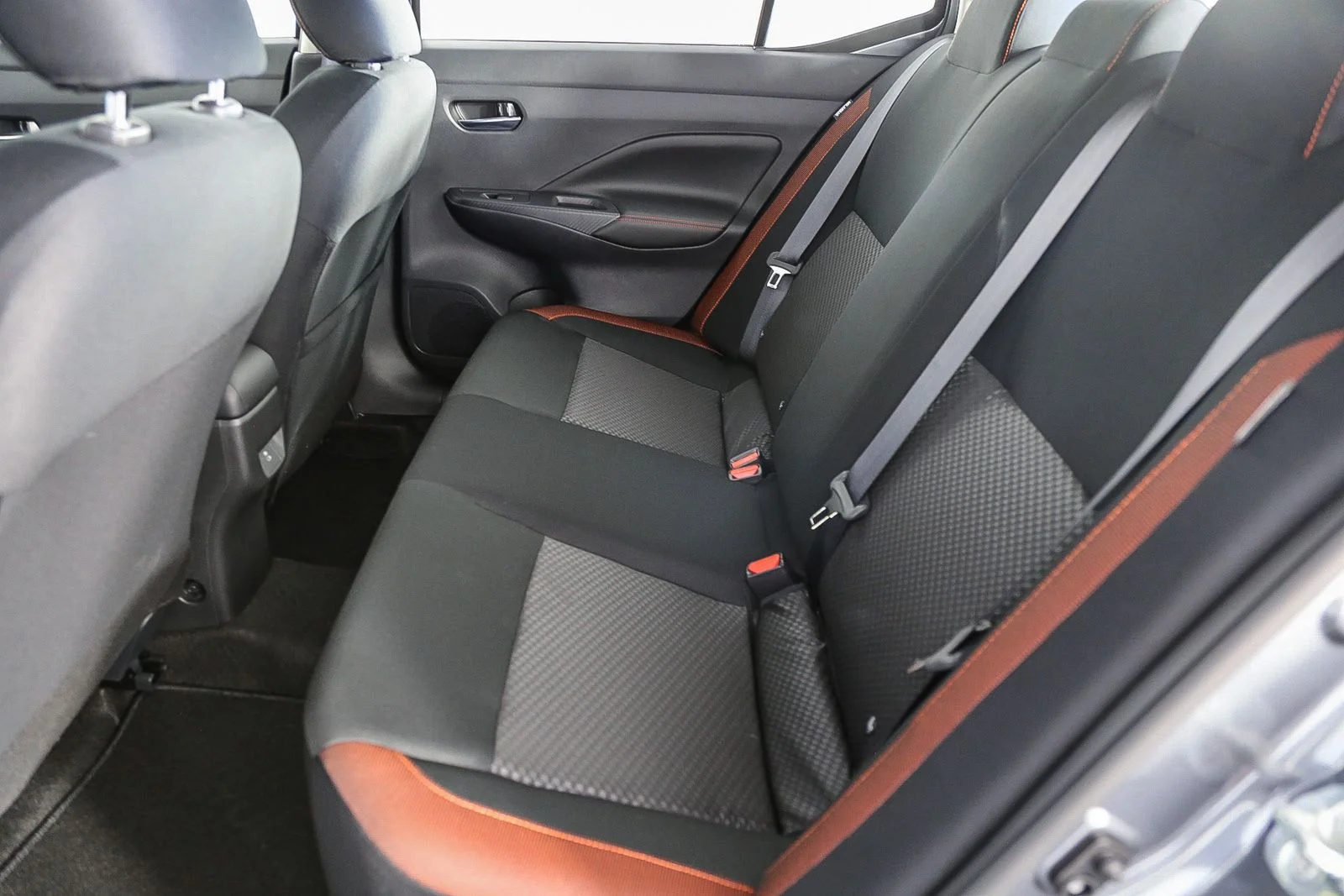 2025 Nissan Versa Sedan SR - Photo 20