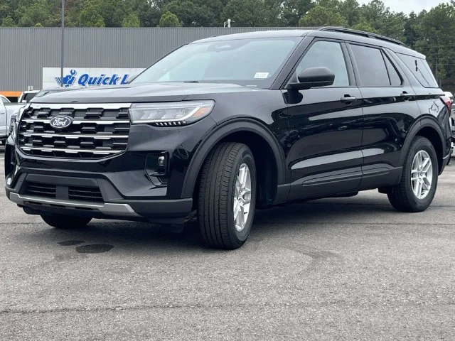 New 2027 Black Ford Active image 5