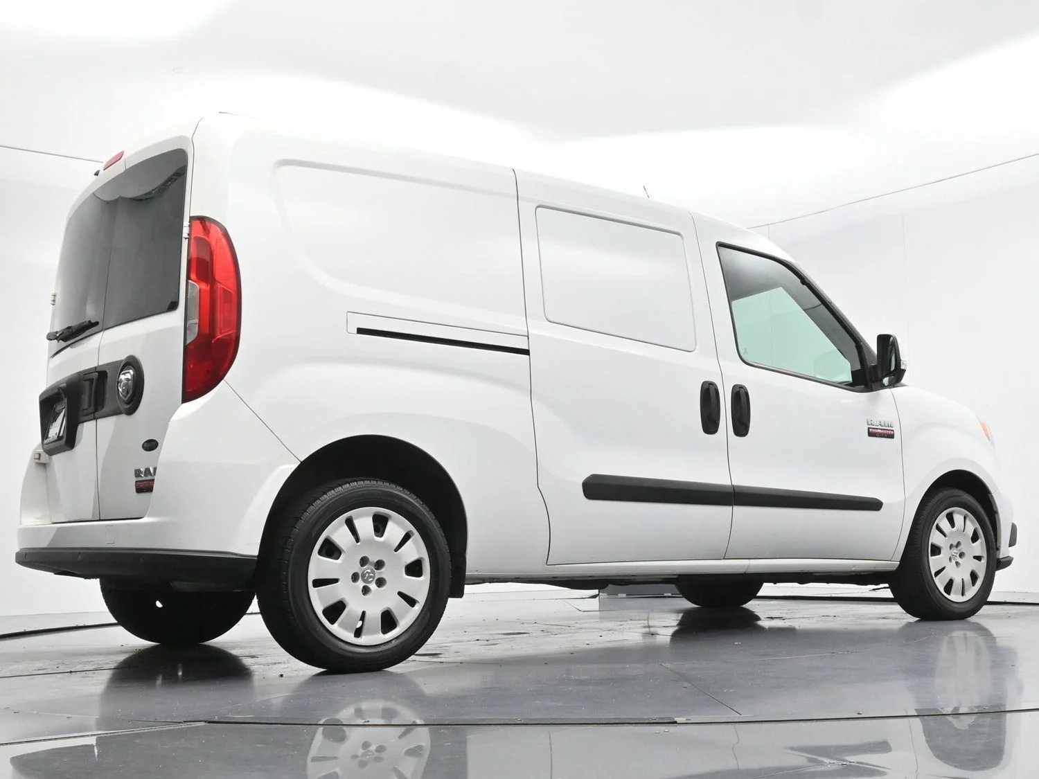 Used 2018 Bright White Ram Tradesman SLT image 48