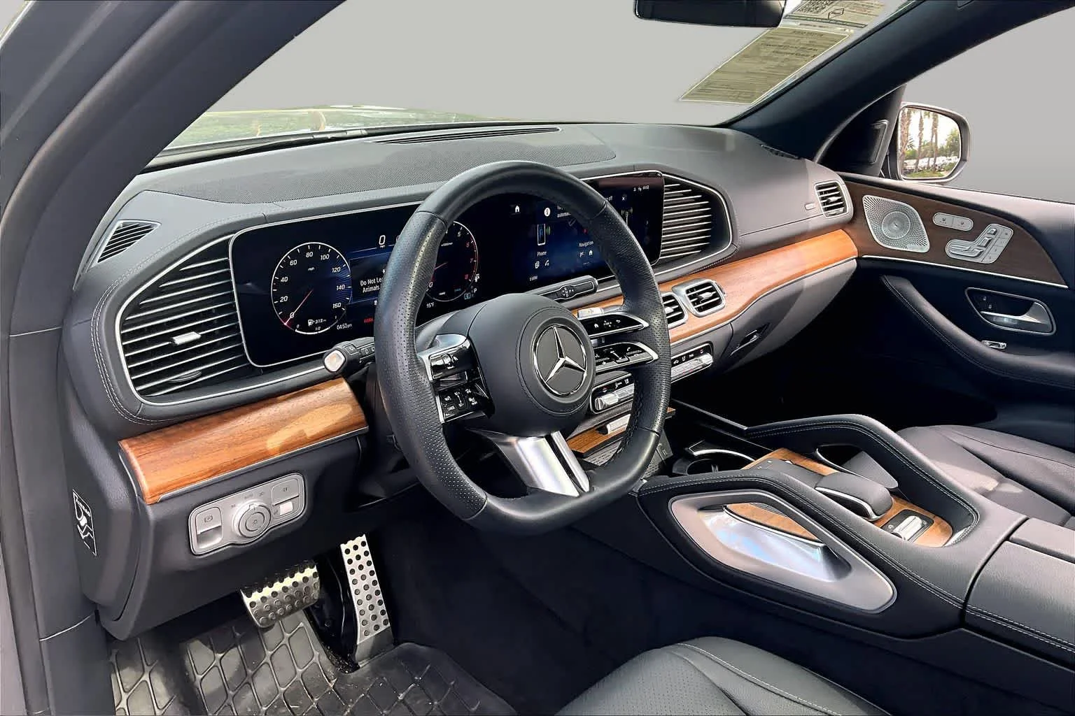 Used 2025 Selenite Grey Metallic Mercedes-Benz GLS 450 image 34