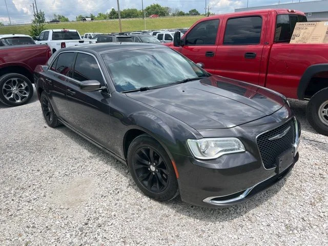 2016 Chrysler 300 Limited's photo