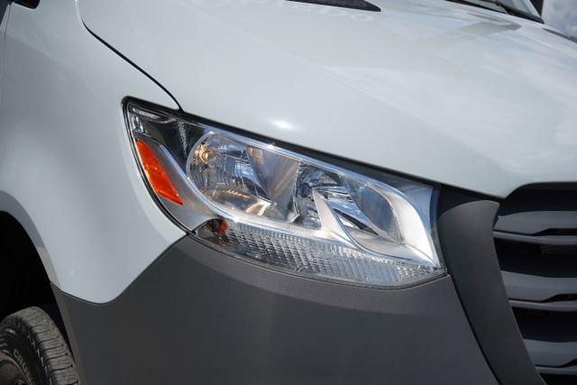 New 2025 Silver+Gray Mercedes-Benz Cargo 144 WB image 45