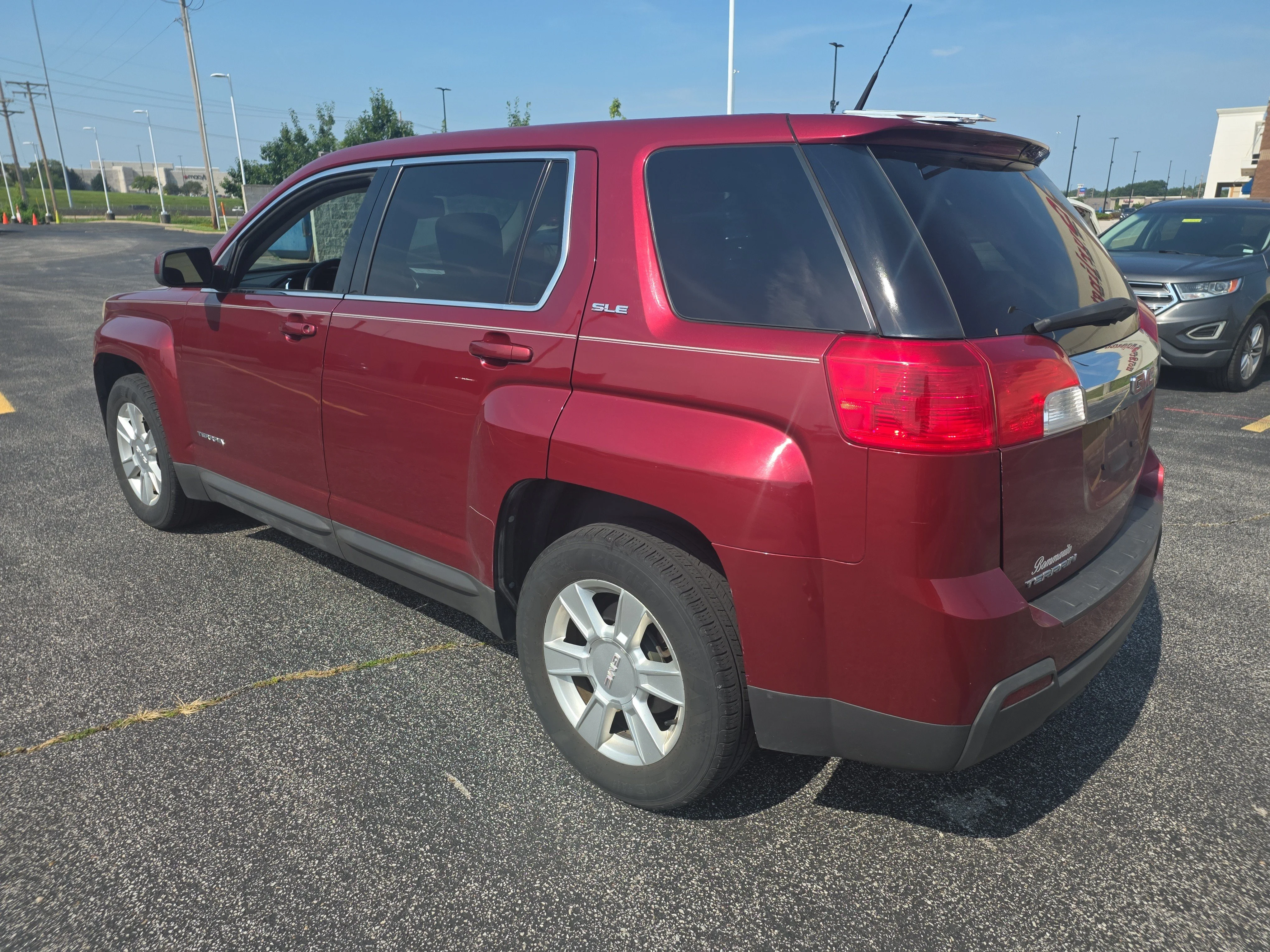 Used 2011 Merlot Jewel Metallic GMC SLE-1 image 6