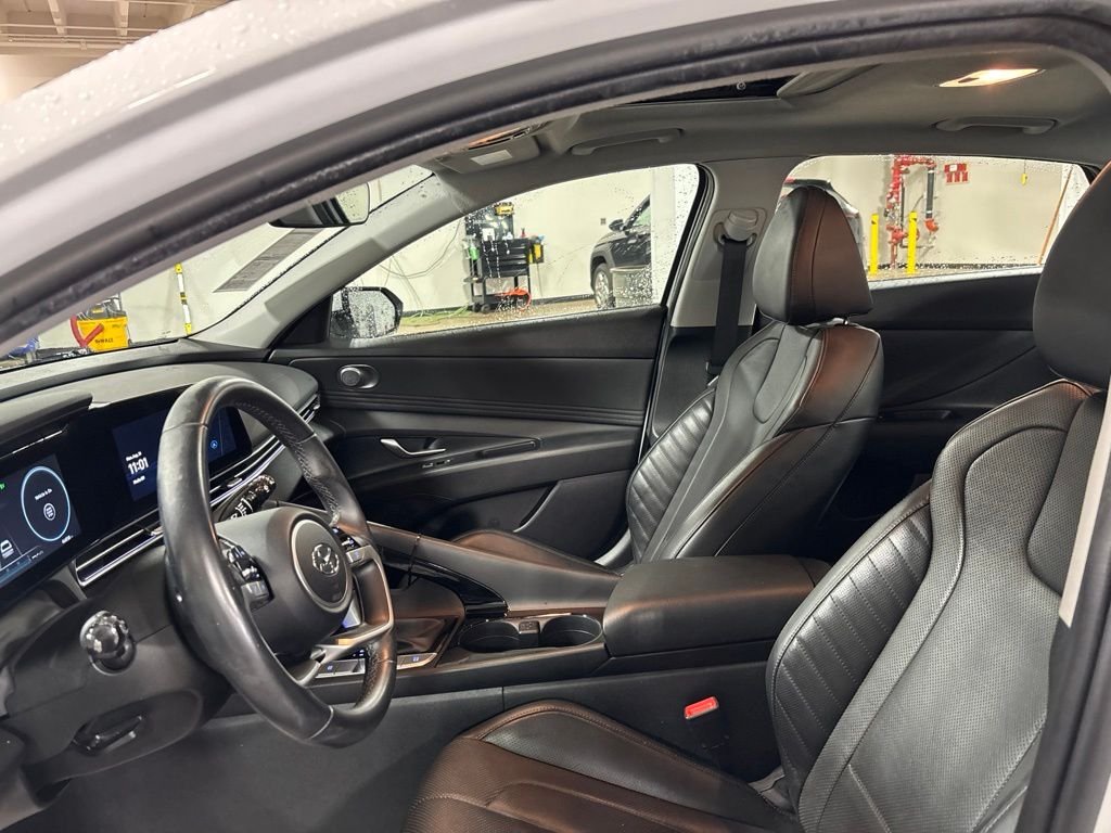 Used 2023 White Hyundai Limited image 20