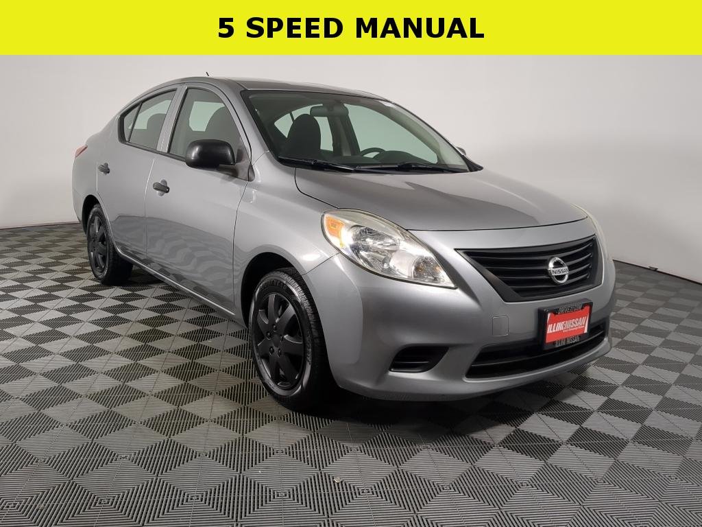 2014 Nissan Versa 1.6 S MT's photo