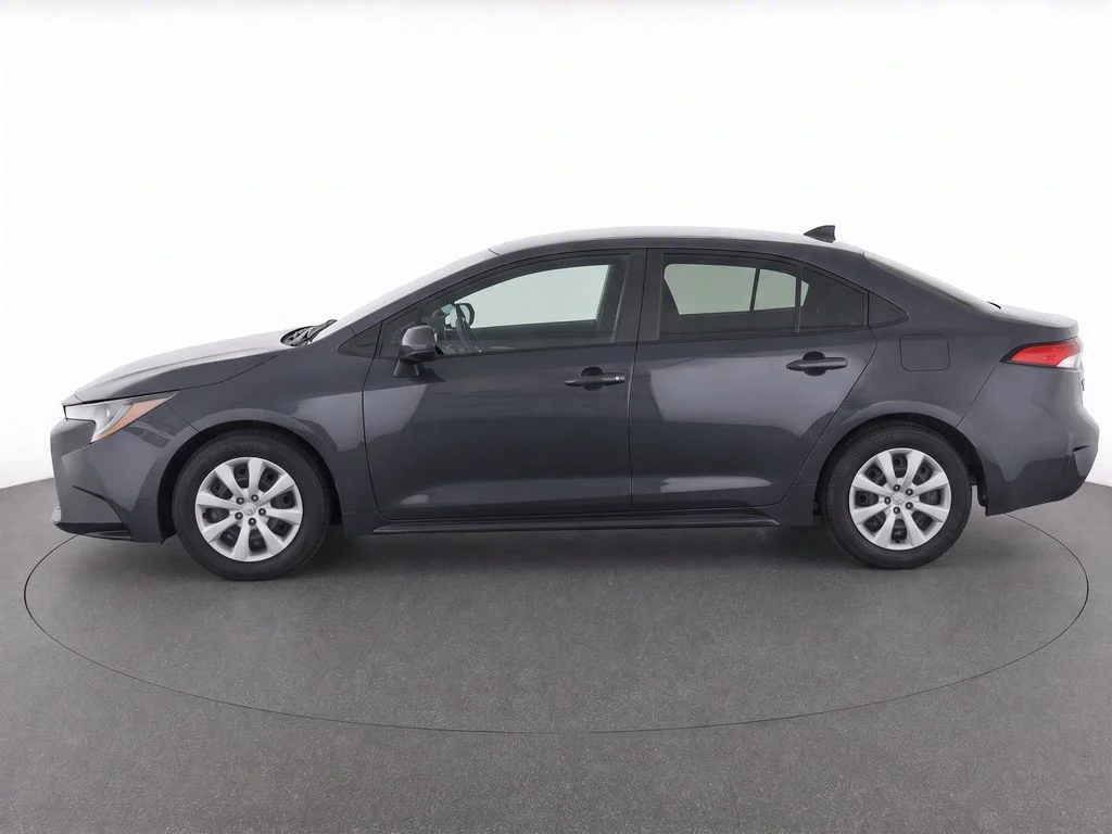 Used 2024  Toyota LE image 2