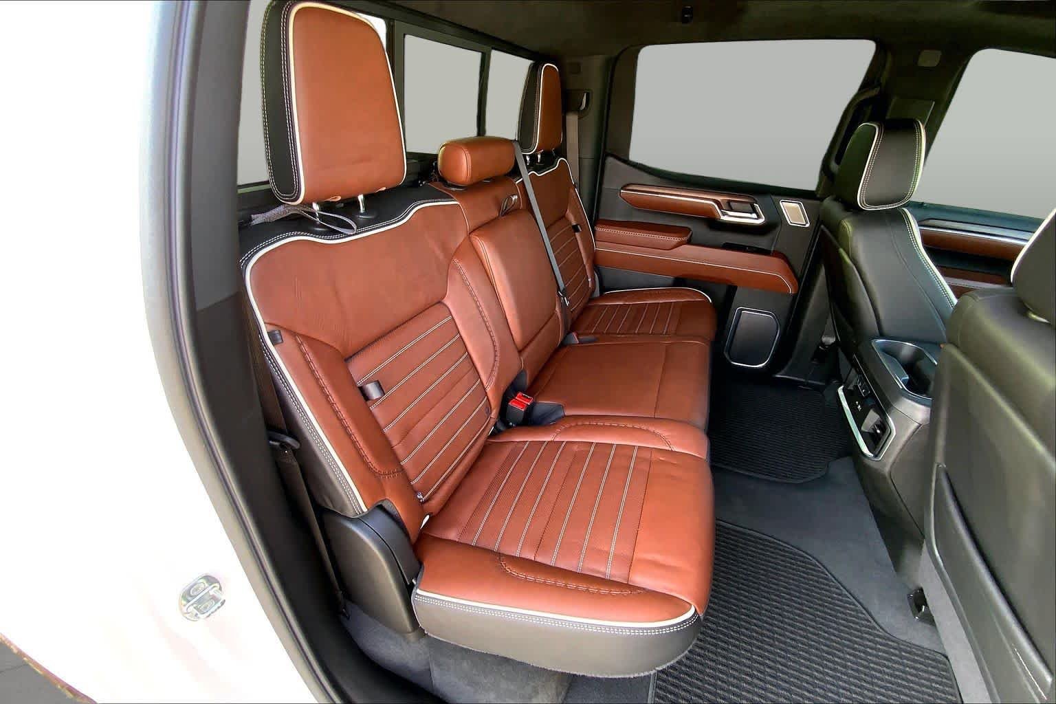 Used 2024 White Frost Tricoat GMC Denali Ultimate image 20