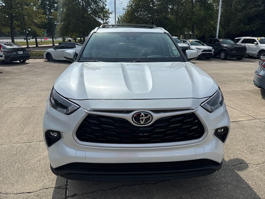 Used 2026 Beige Toyota XLE image 10