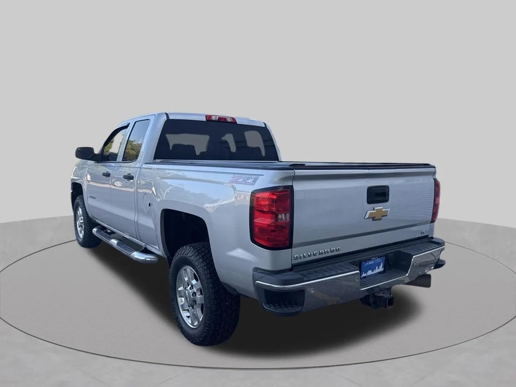 Used 2015 Silver Chevrolet LT image 6
