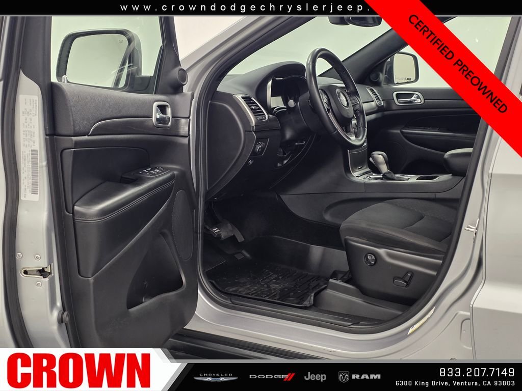 Certified Used 2018 Silver Jeep Laredo E image 26