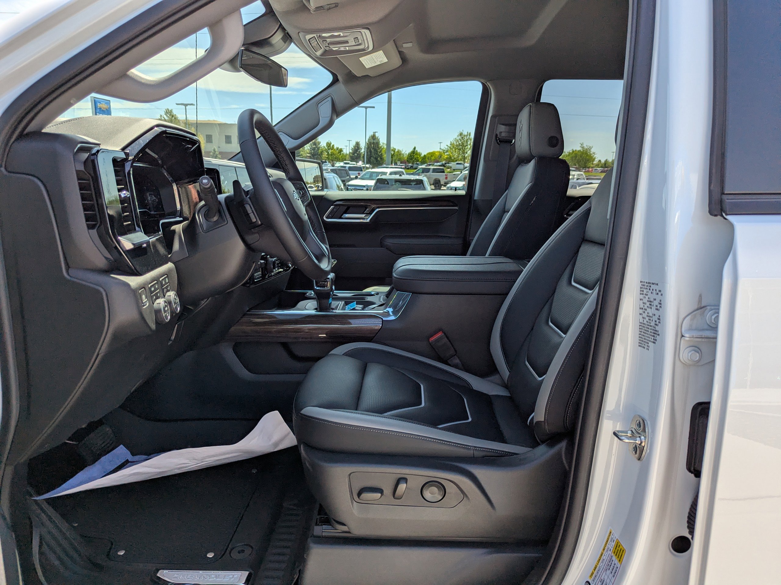 2025 Chevrolet Silverado 1500 RST - Photo 10