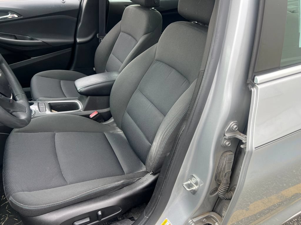 Used 2016 SILVER ICE METALLIC Chevrolet LT image 8