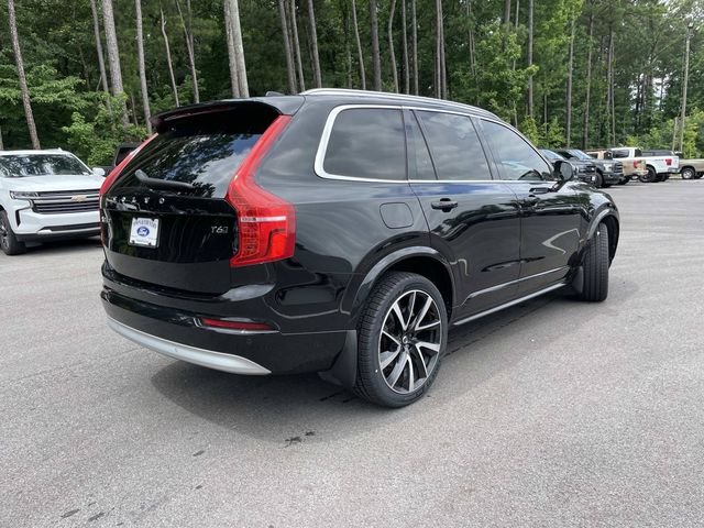 Certified Used 2022 Onyx Black Metallic Volvo T6 Momentum image 4