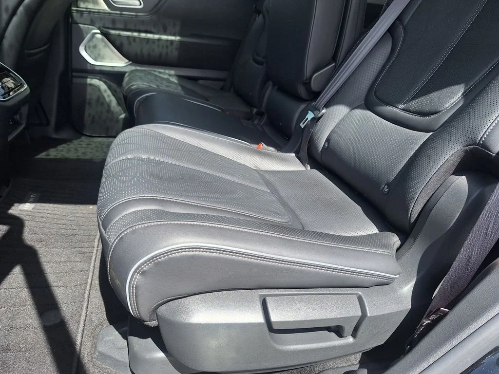 Used 2025 Black INFINITI SENSORY image 24