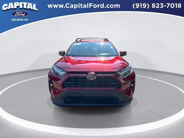 Used 2025  Toyota XLE Premium image 3