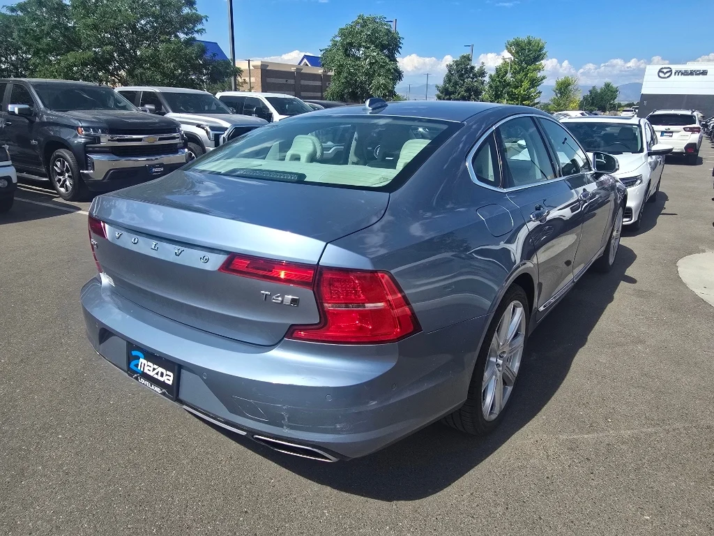 Used 2017 Mussel Blue Metallic Volvo Inscription image 15
