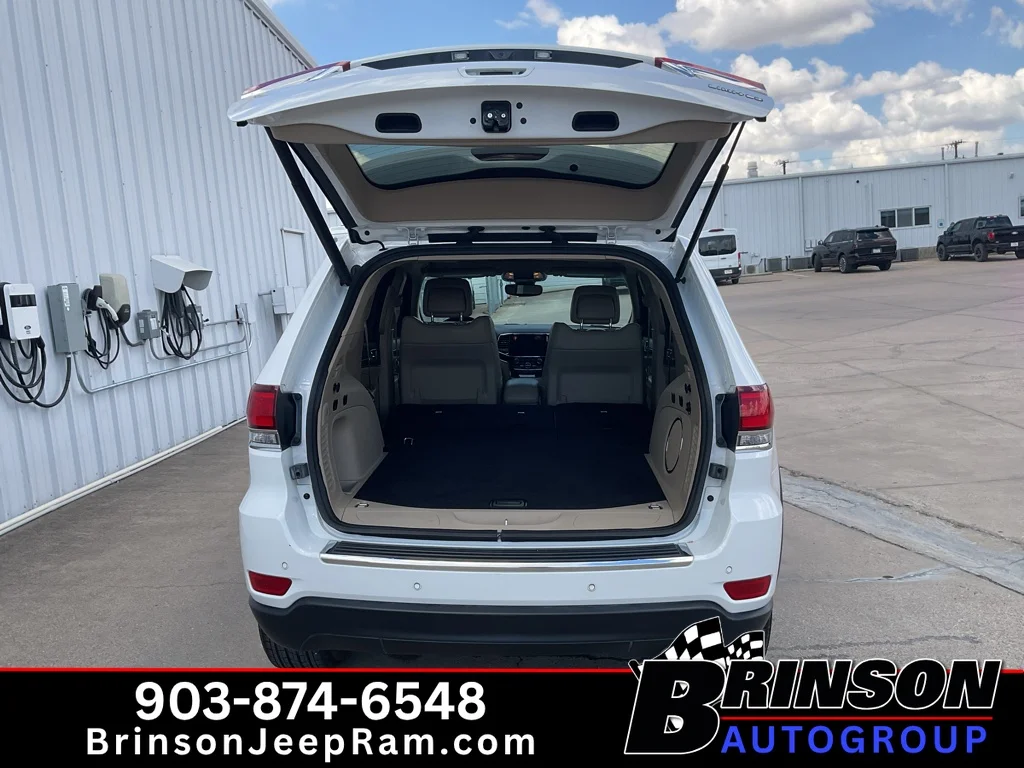 Used 2022 Bright White Clearcoat Jeep Limited image 11