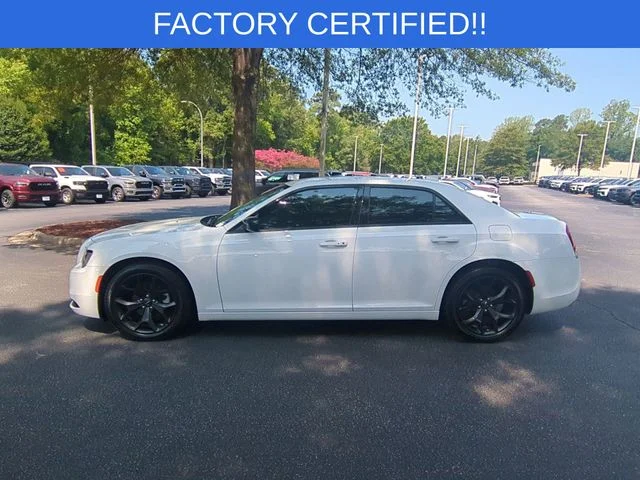Used 2023 White Chrysler Touring image 2