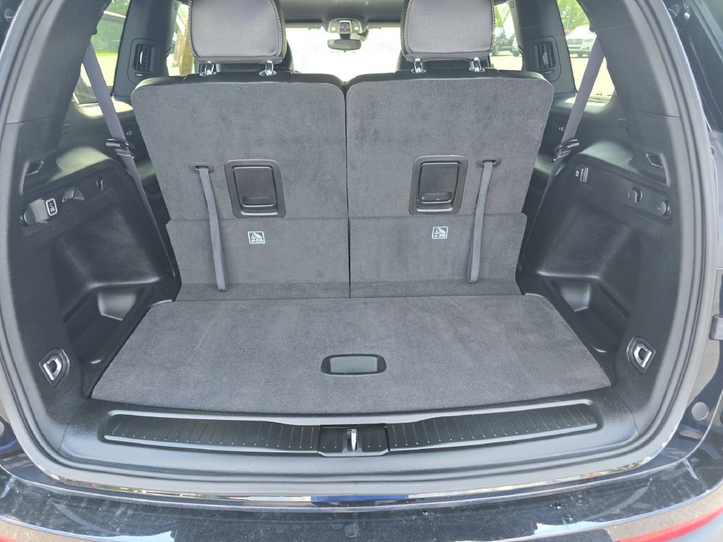 Used 2023 Black Jeep Altitude image 25
