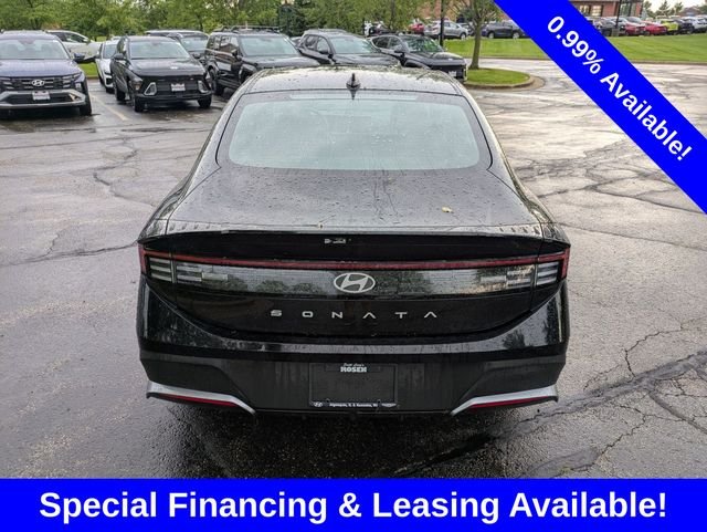Used 2026 Black Hyundai SE image 6