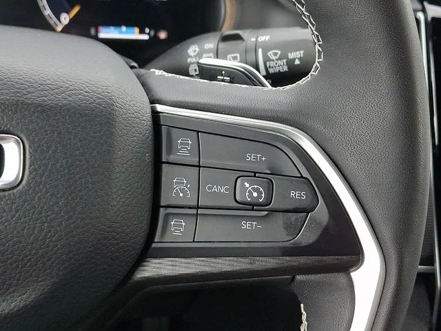 Used 2025 Black Jeep Laredo image 23
