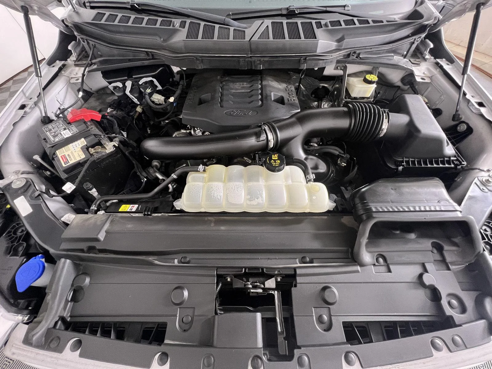 Used 2022 Iconic Silver Ford LARIAT image 23