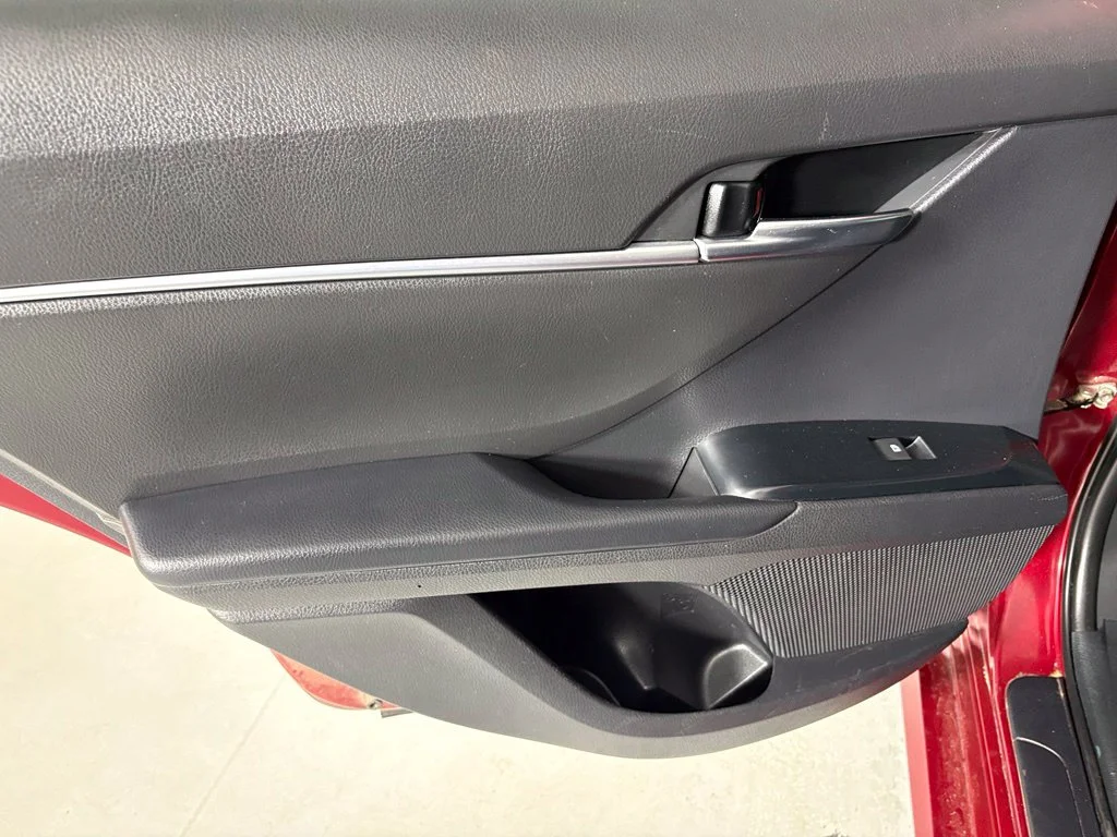 Used 2020 Red Toyota LE image 31