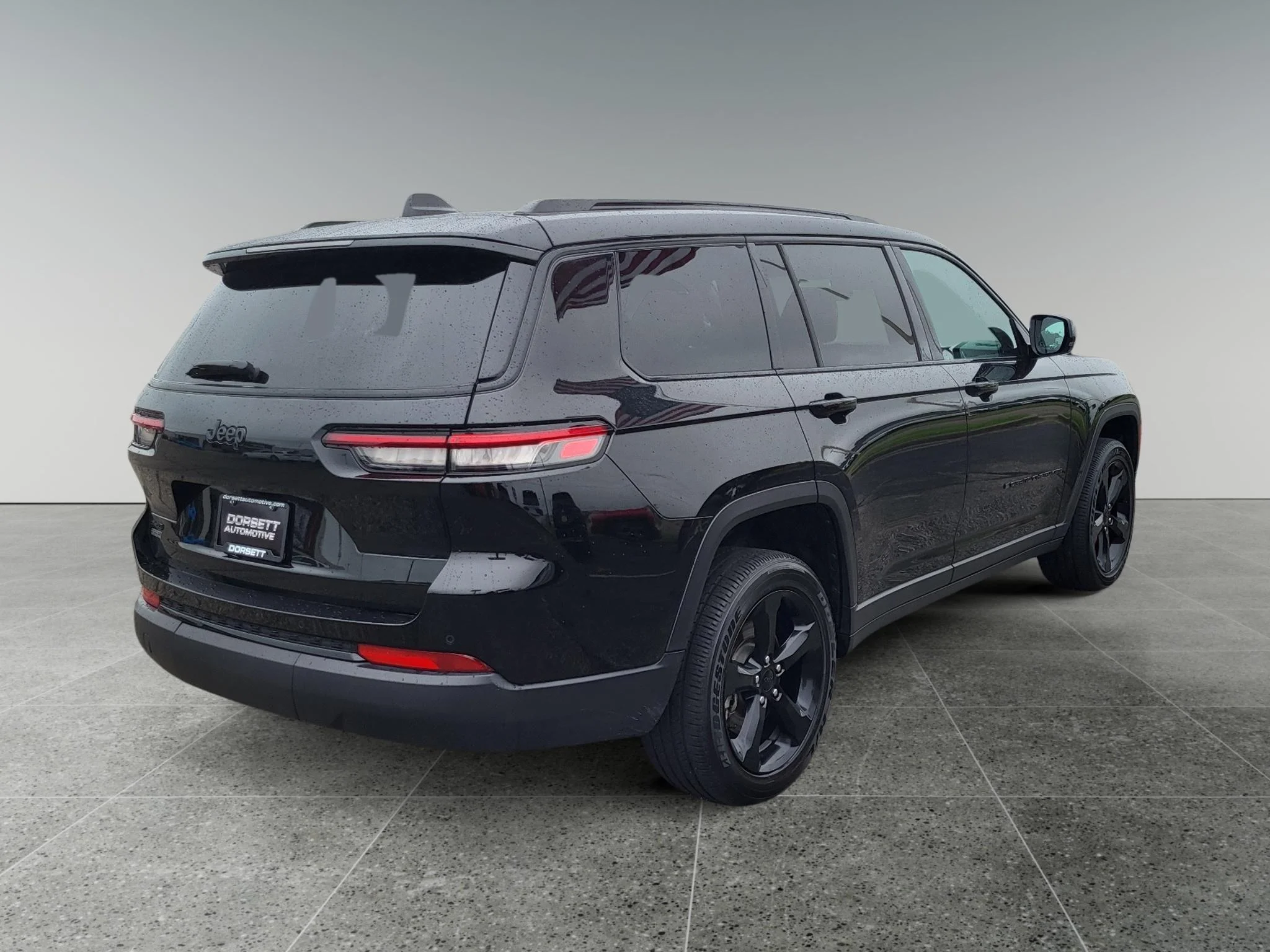 Used 2025 Diamond Black Crystal Pearlcoat Jeep Altitude X image 6