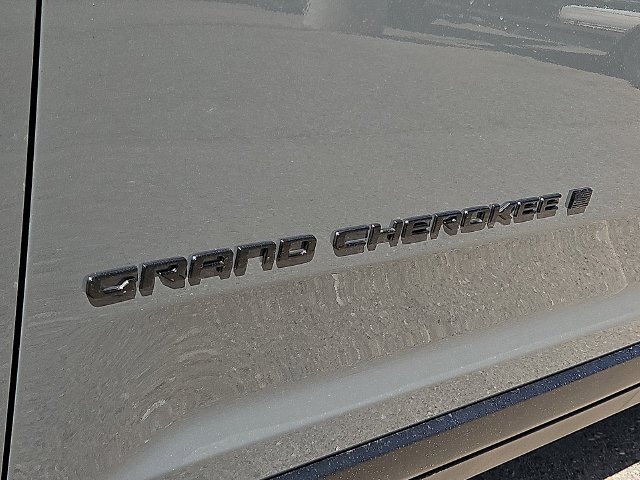 New 2027 Sting-Gray Clearcoat Jeep  image 5