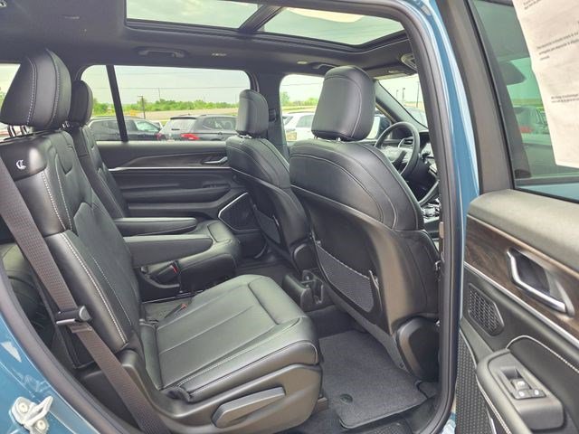 New 2026 Steel Blue Exterior Paint Jeep Limited Reserve image 13