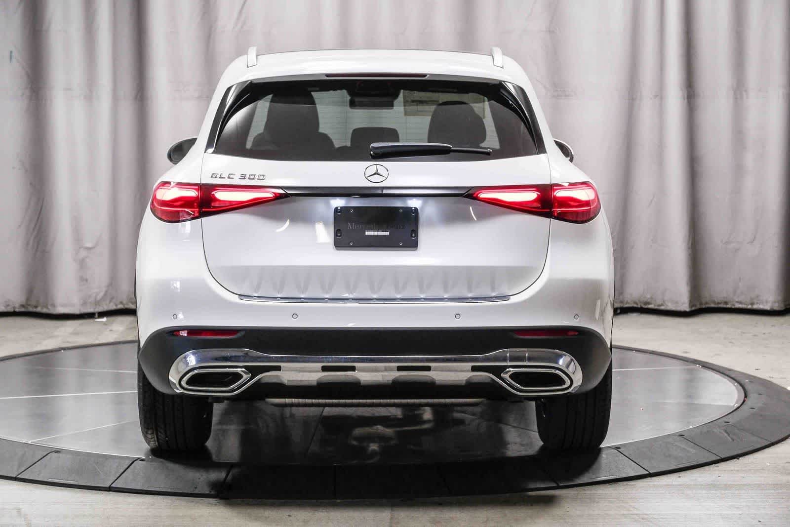 New 2026 Polar White Mercedes-Benz GLC 300 image 44
