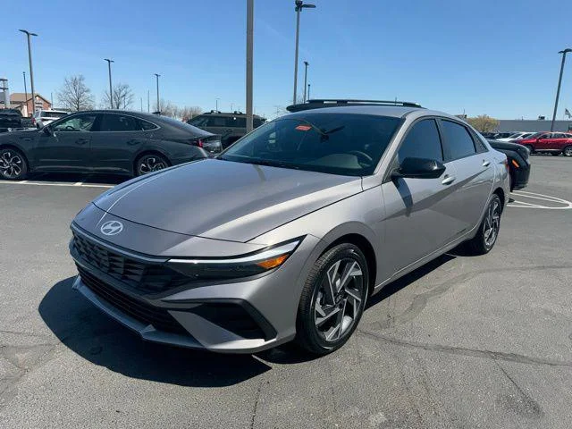 2025 Hyundai Elantra Blue - Photo 32