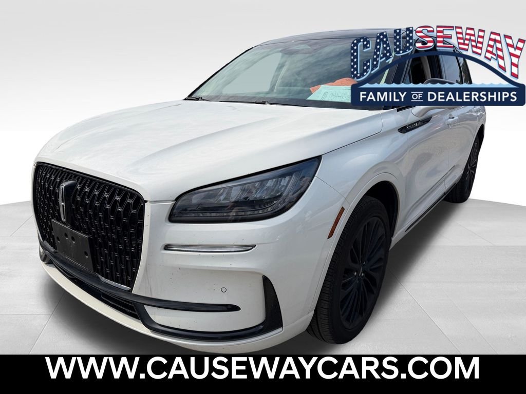 Used 2023 White Lincoln Standard image 1