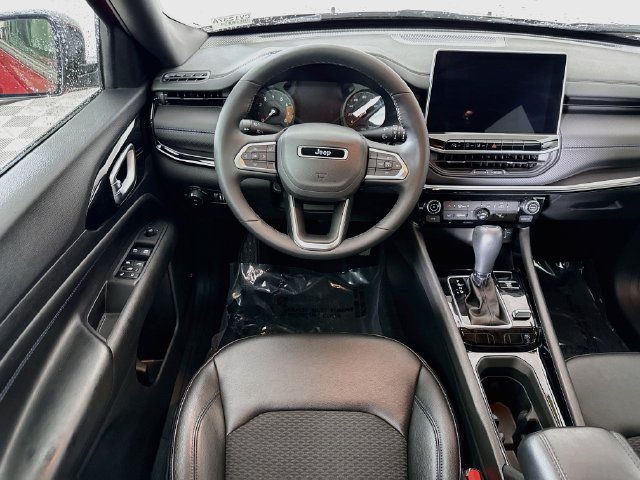 Used 2026 Red Jeep Latitude image 21