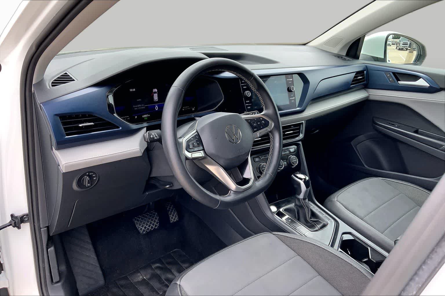 Used 2024 Pure White Volkswagen SE image 17