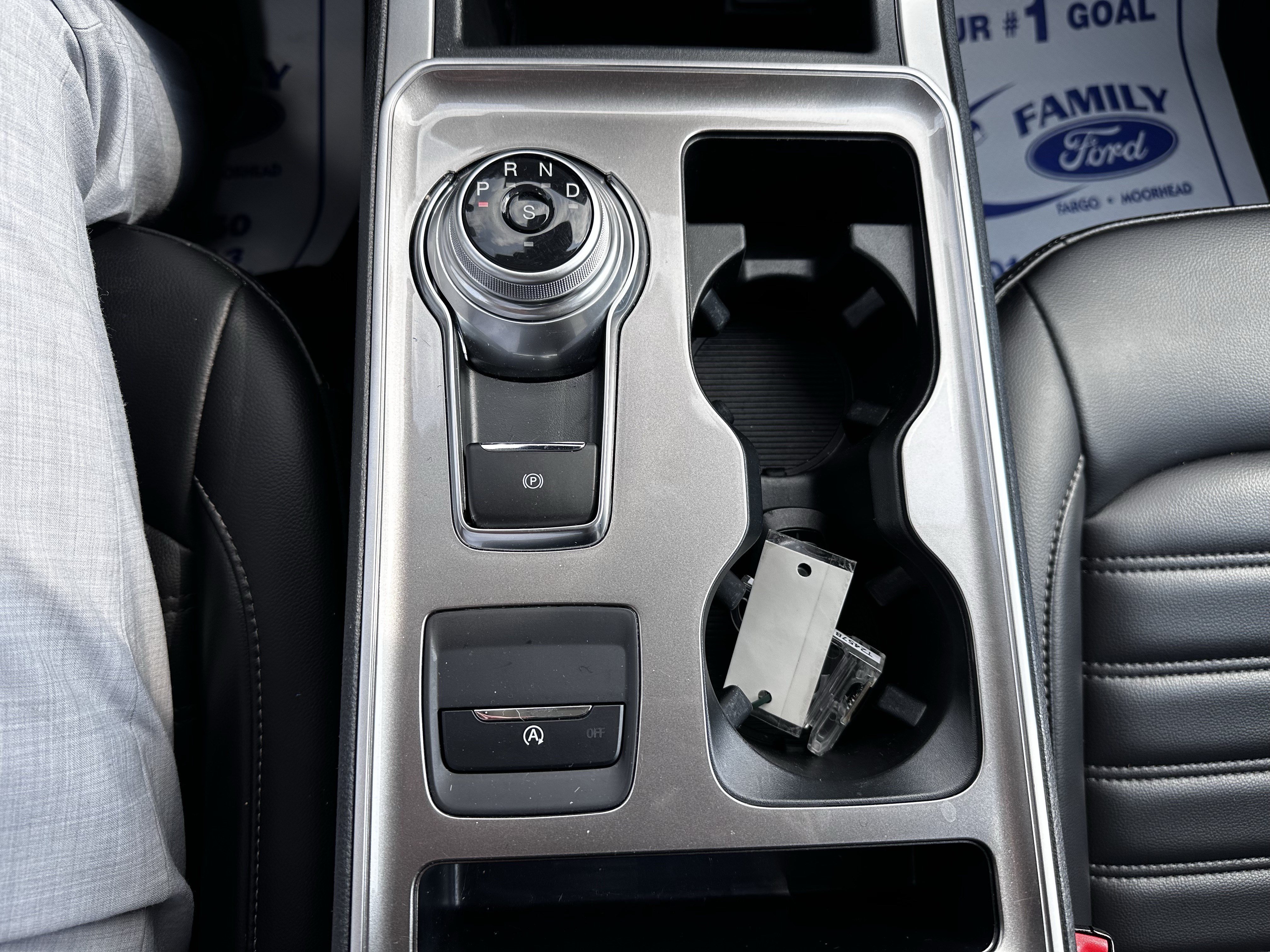 Used 2024 Agate Black Metallic Ford SEL image 17